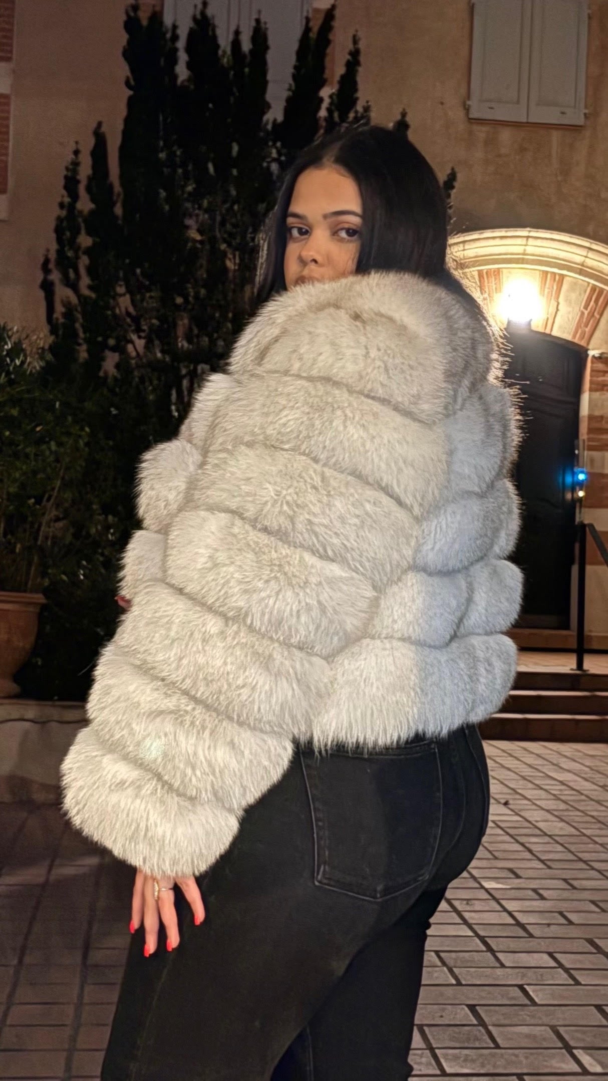 Fourrure véritable de renard et de putois blanche courte –Manteau modulable poil court à manches amovibles