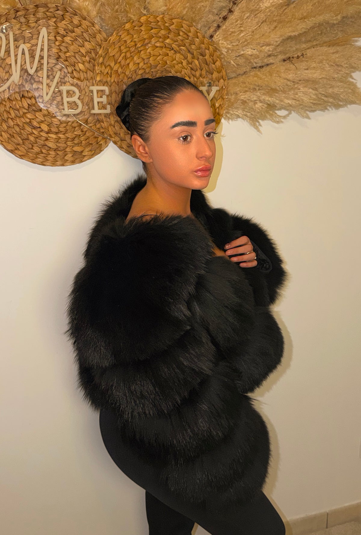Fourrure courte noir poil long